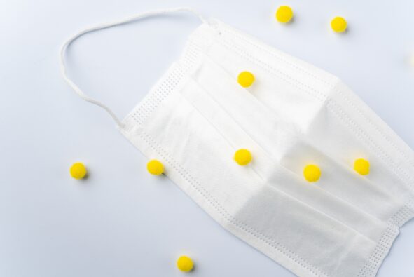 新型コロナウイルスが光触媒により不活性化するというエビデンスが発表されています。